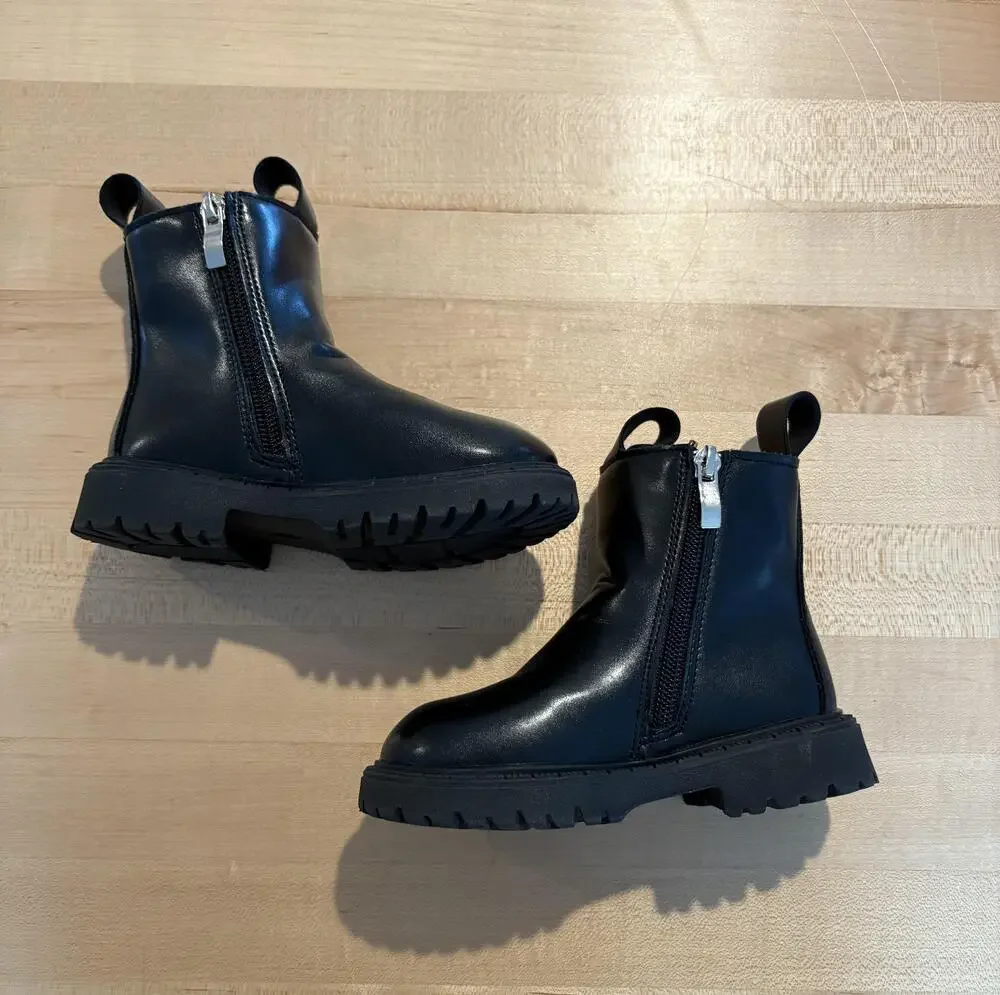 Zhemiti Xieye Boots Shoes Youth Size EUR 25 Black Faux Leather Zipper Pull On
